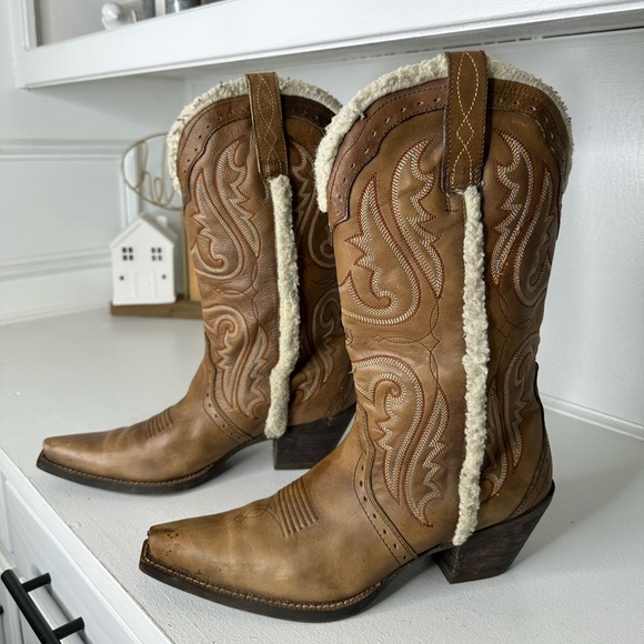 Ariat Shoes - **SOLD**Ariat Women's 8.5B Shearling-Lined Western Boots Tan Leather